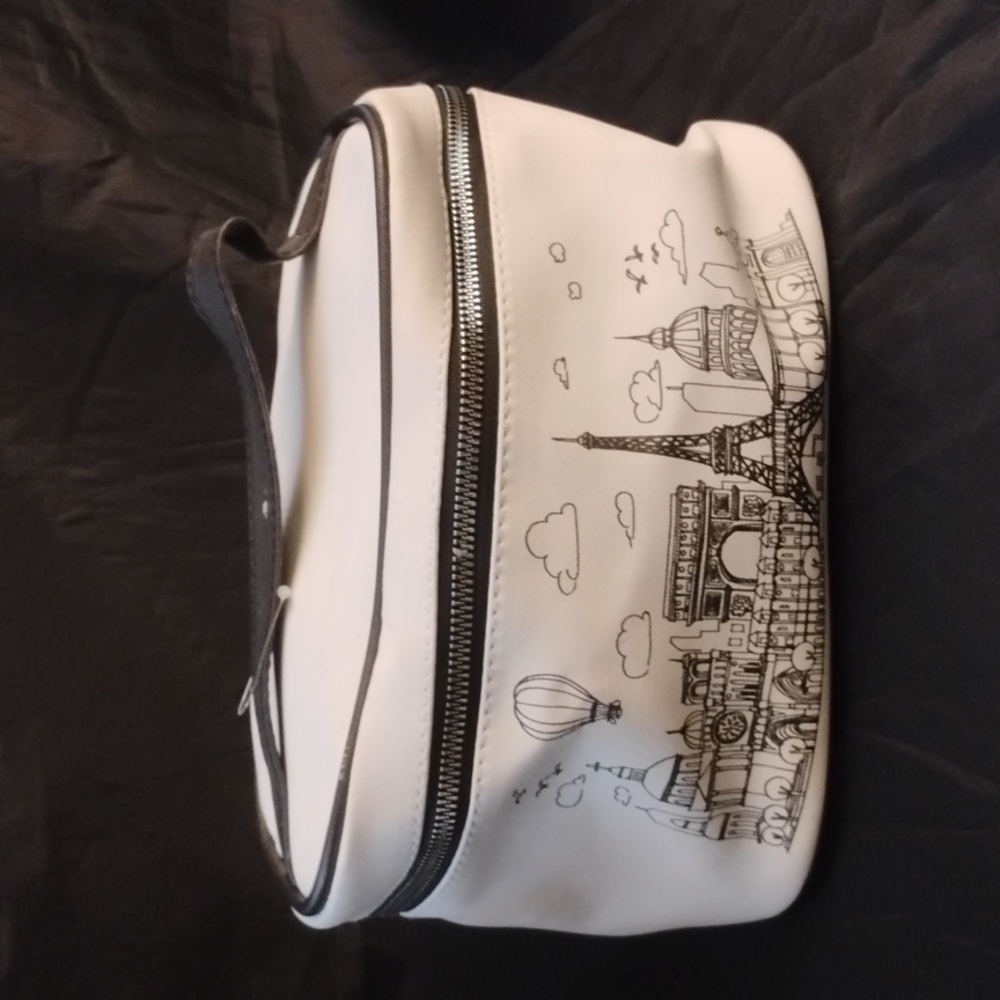 Stylish White Parisian Travel Cosmetics Bag